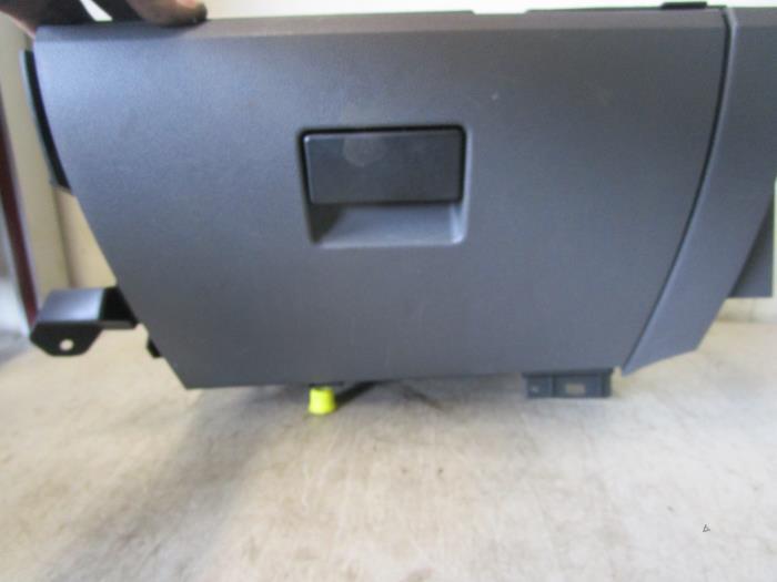 Boîte à gants d'un Ford C-Max (C-Max 04-), -, -, -, Enlèvement ou Envoi