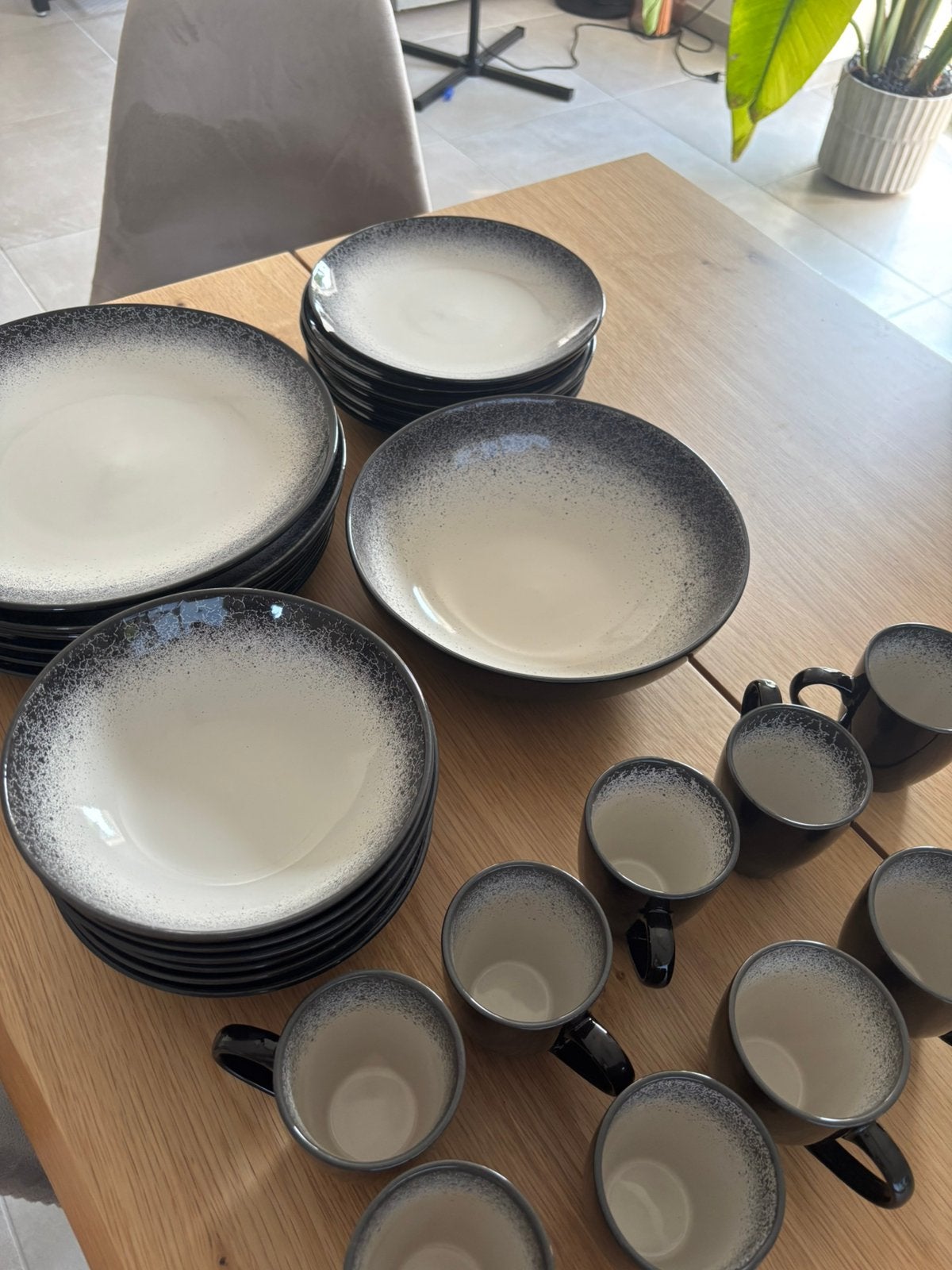 28-delig service Moon, Huis en Inrichting, Keuken | Servies, Ophalen, Overige merken, Keramiek, Landelijk/Boerenbont