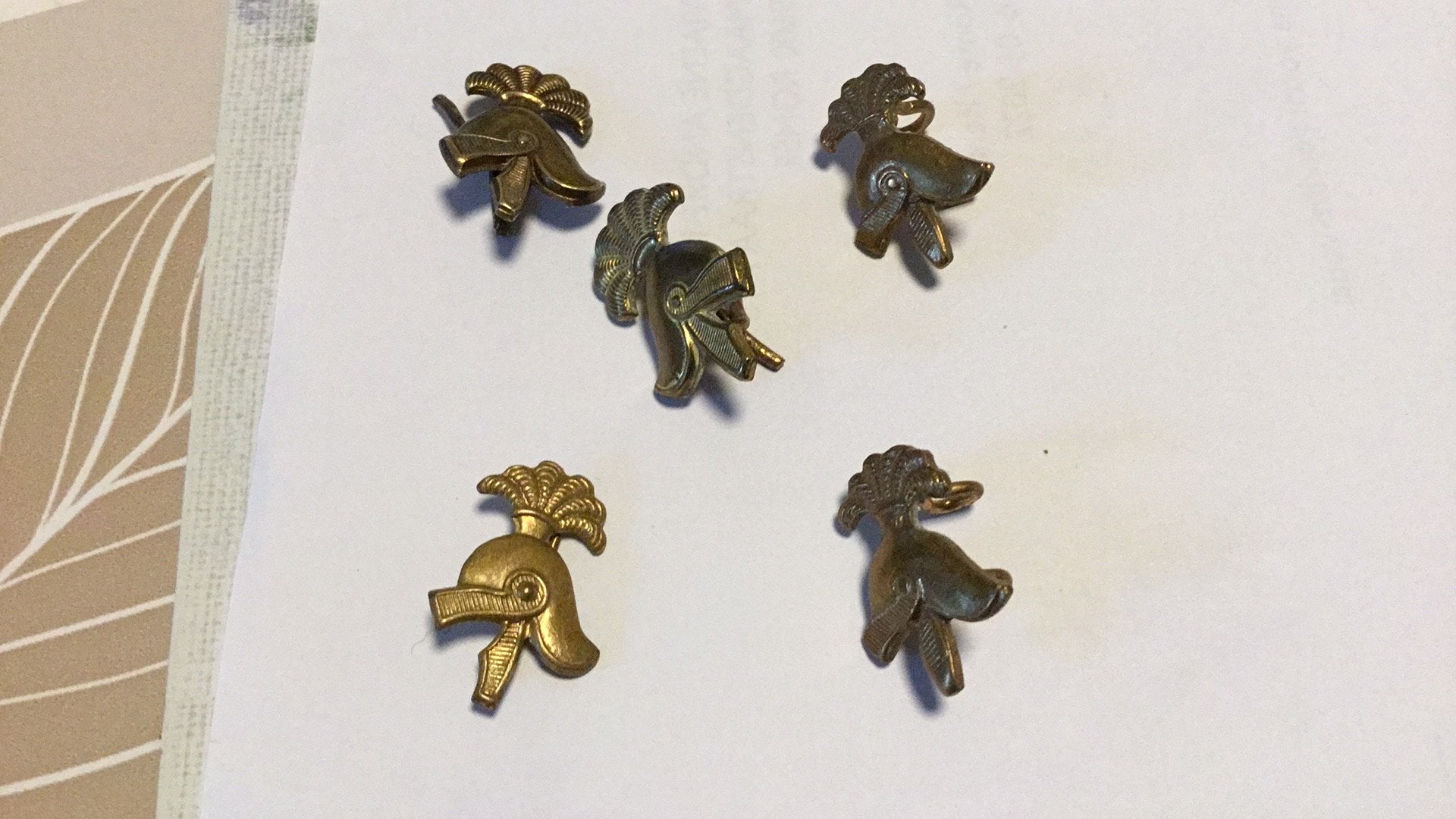 Les petits casques du génie, Collections, Objets militaires | Général, Enlèvement ou Envoi