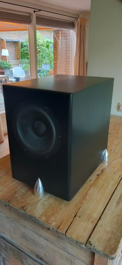 Totem lightning subwoofer + claws, Subwoofer, Zo goed als nieuw, 120 watt of meer, Ophalen