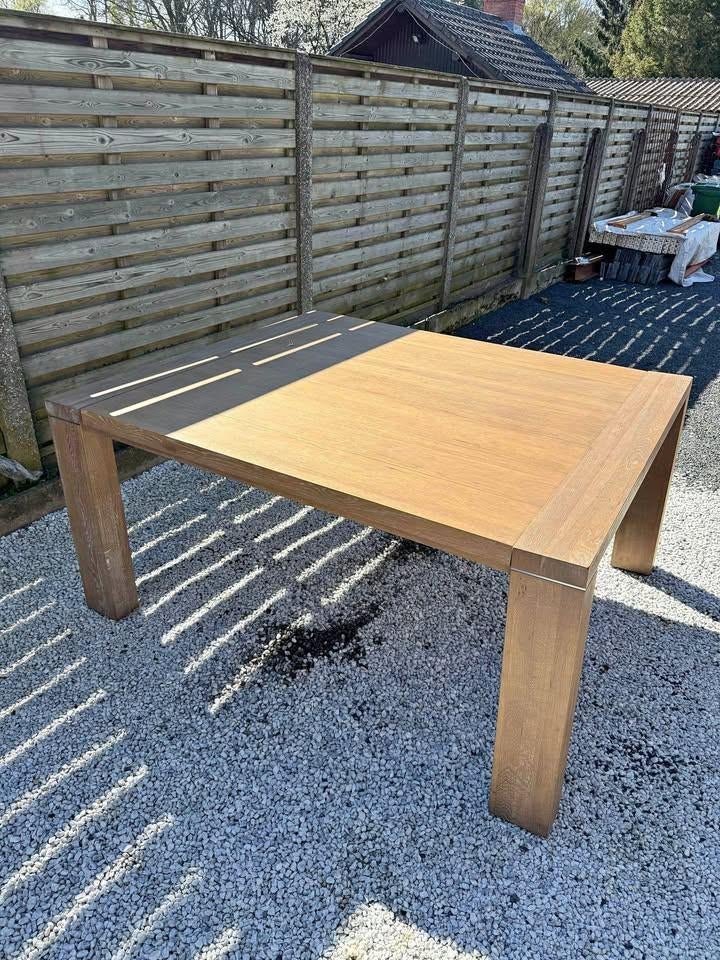 Zeer stevig Eiken eettafel 160x140xh80 €360, Ophalen