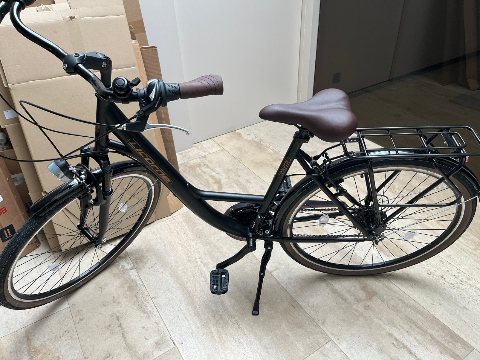 Dames zwarte stadsfiets 28 inch, shimano 21 versnellingen, Vélos & Vélomoteurs, Neuf, Autres marques, Vitesses, Frein sur jante