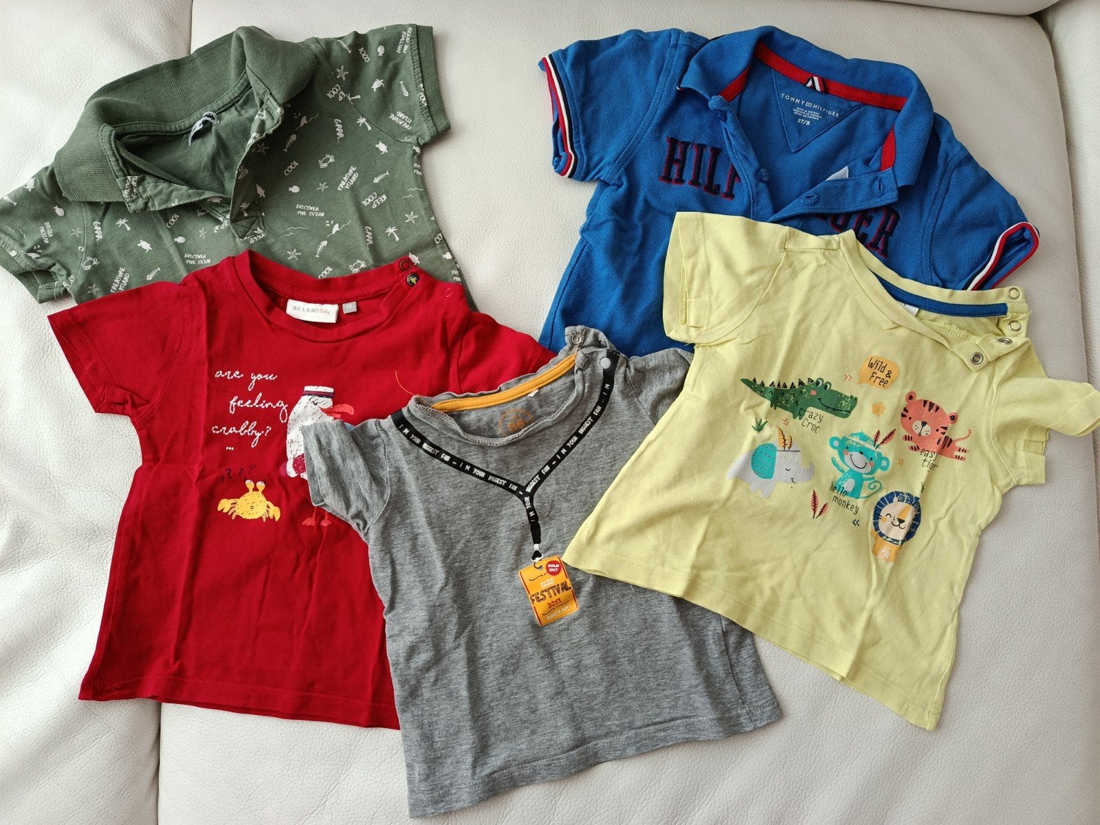 3 t shirts en 2 polo's maat 86, Enlèvement