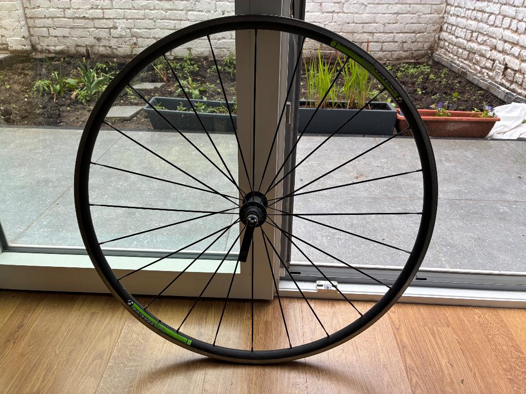 Roue avant, vélo de route, frein sur jante, bontrager, Vélos & Vélomoteurs, Vélos | Vélos de course, 28 pouces, Frein sur jante