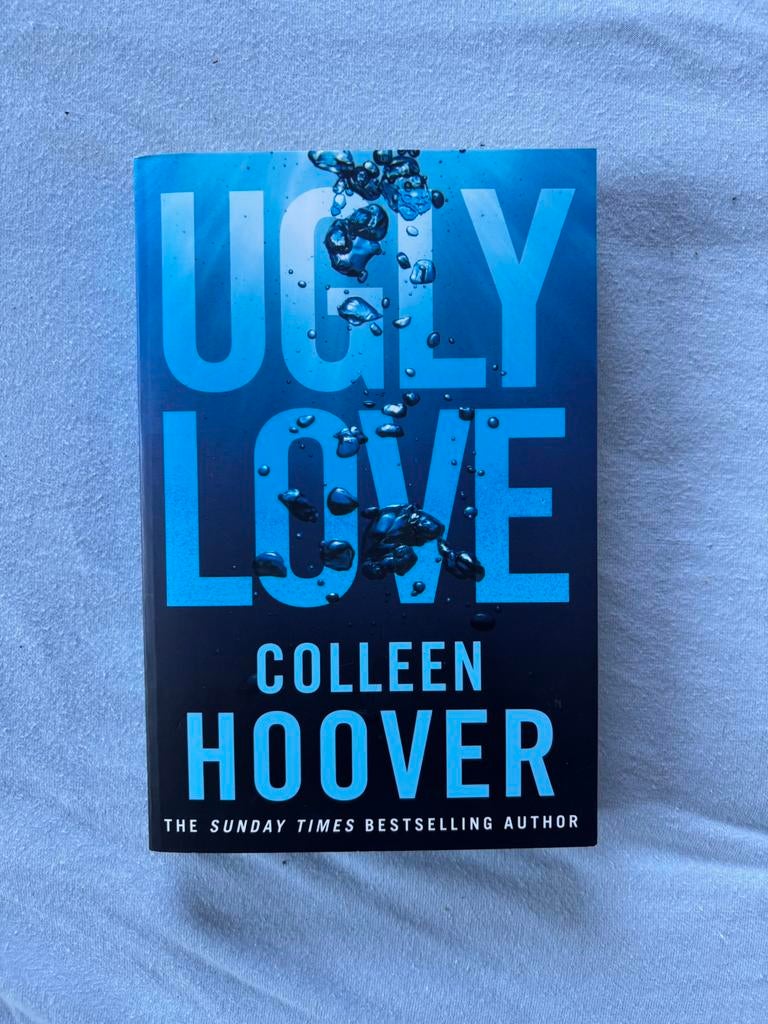 Ugly Love - Colleen Hoover, Boeken, Ophalen of Verzenden, Zo goed als nieuw, Fictie
