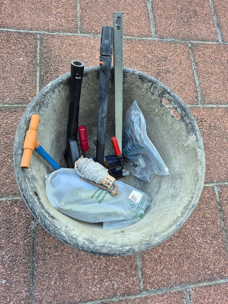 Bac à mortier + outils divers, Ophalen, Gebruikt