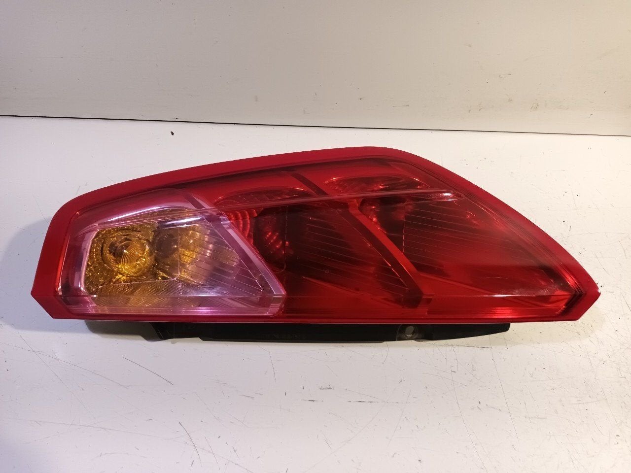 Achterlicht carrosserie rechts Fiat Punto, Onderdelen@venauto.nl, Van der Ven Autorecycling B.V., Gebruikt, Ettenseweg 76, 4706 PB Roosendaal, The Netherlands