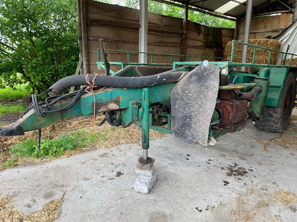 ova chassis + Banden + vacuumpomp, Ophalen