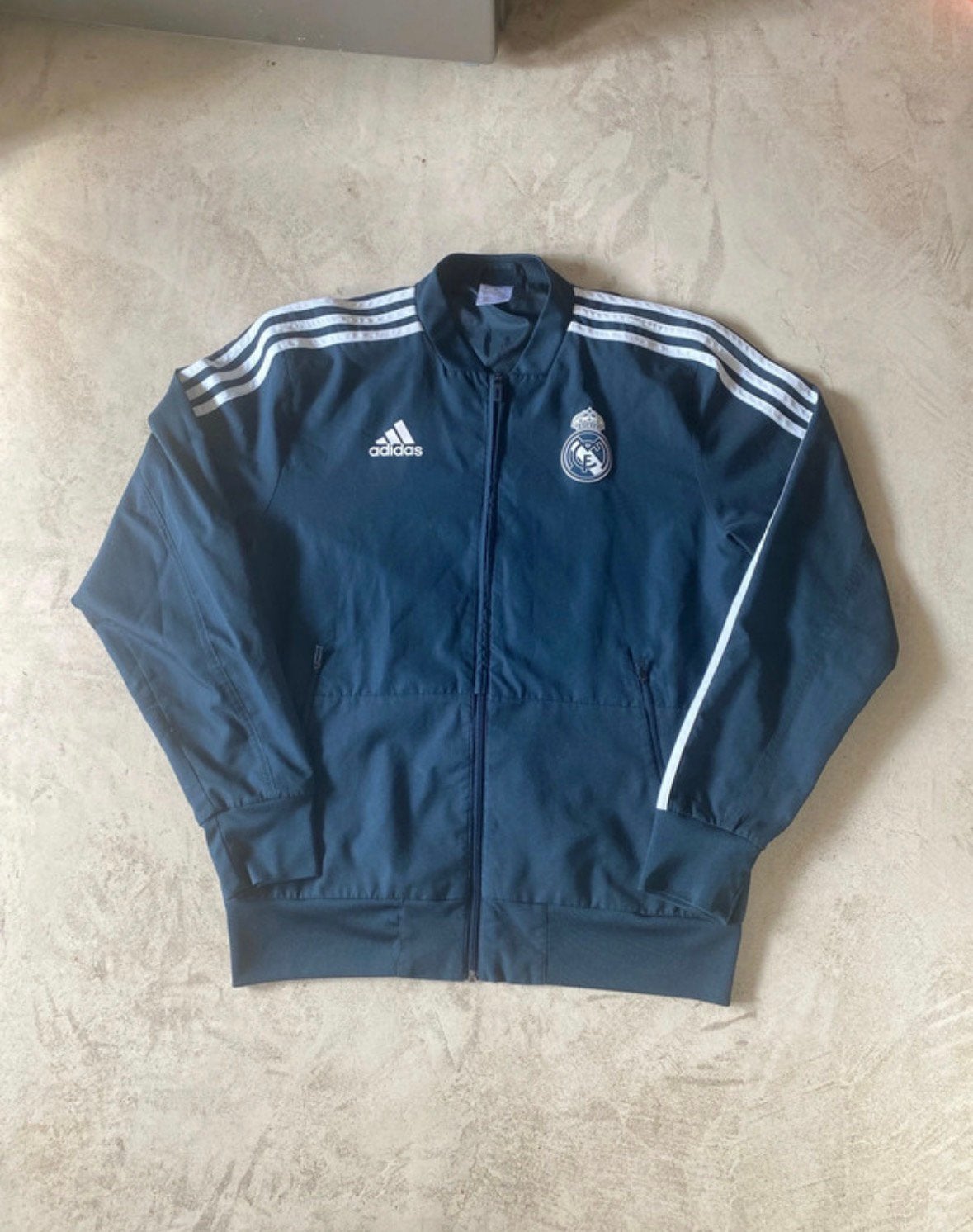 Veste présentation Real Madrid Adidas 2018-2019, Enlèvement ou Envoi, Comme neuf, Football