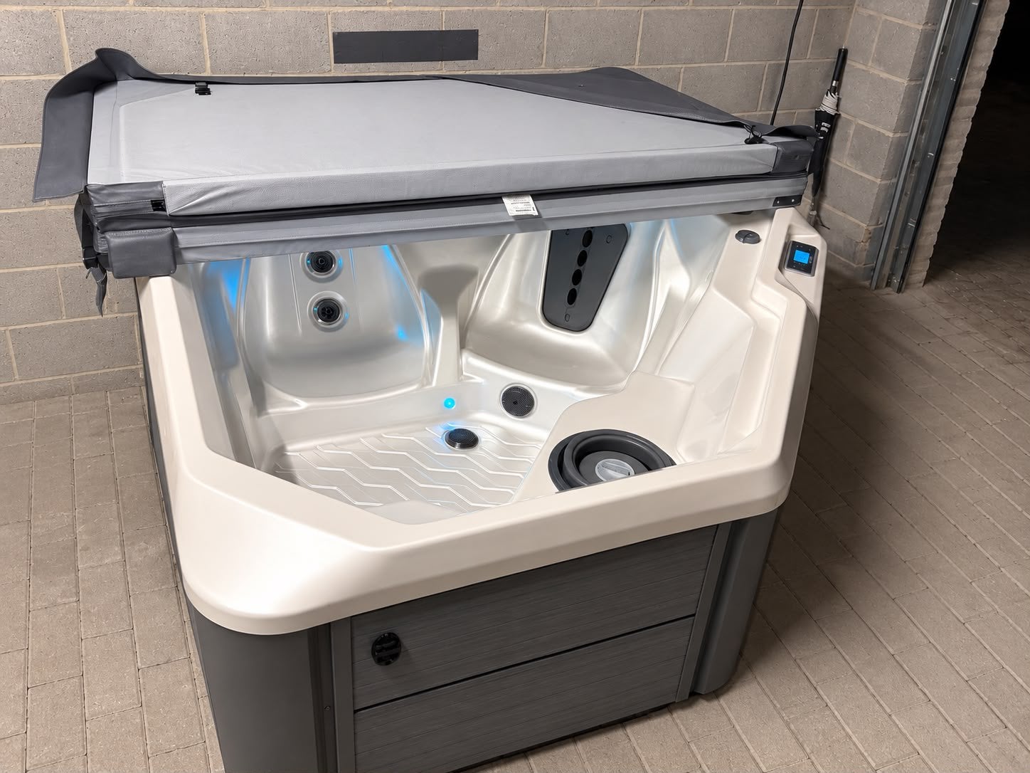HotSpring Hot Spot TX jacuzzi 2022 perfect onderhouden, Ophalen, Zo goed als nieuw