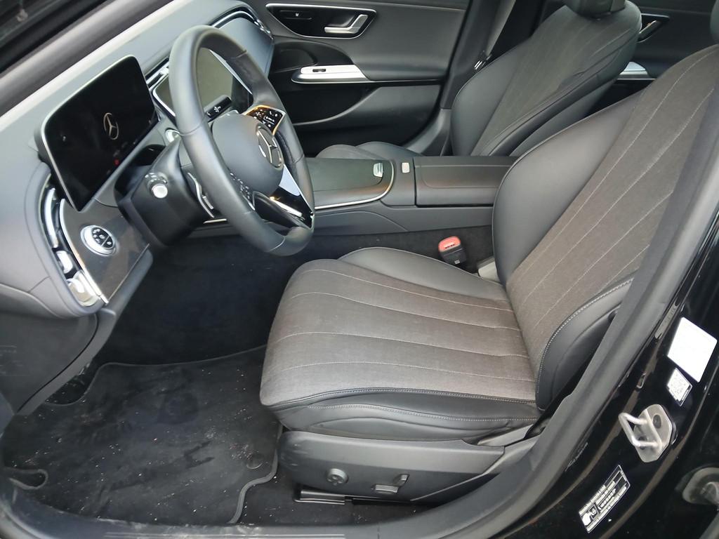 Mercedes-Benz E-Klasse 220 D Break Luxury Line | Distronic |, Auto's, Automaat, 197 pk, Gebruikt, 4 cilinders