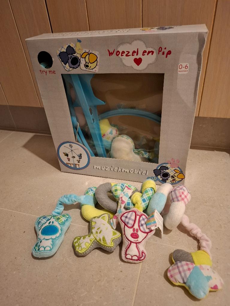 Muziekmobiel en boxspiraal Woezel en Pip, Kinderen en Baby's, Ophalen, Zo goed als nieuw