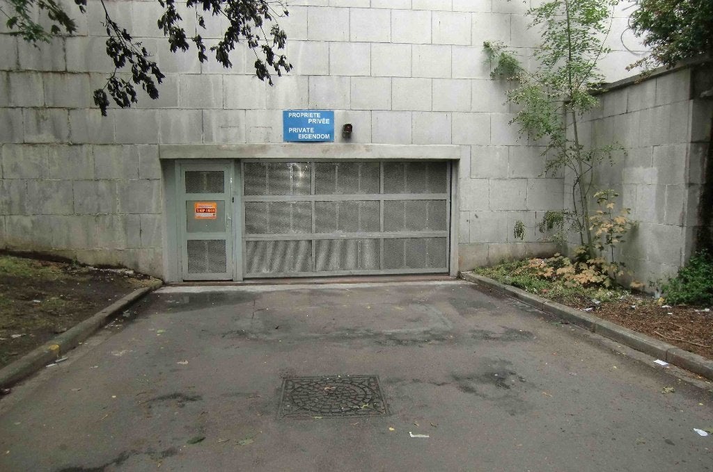 A louer box de garage fermé à Anderlecht