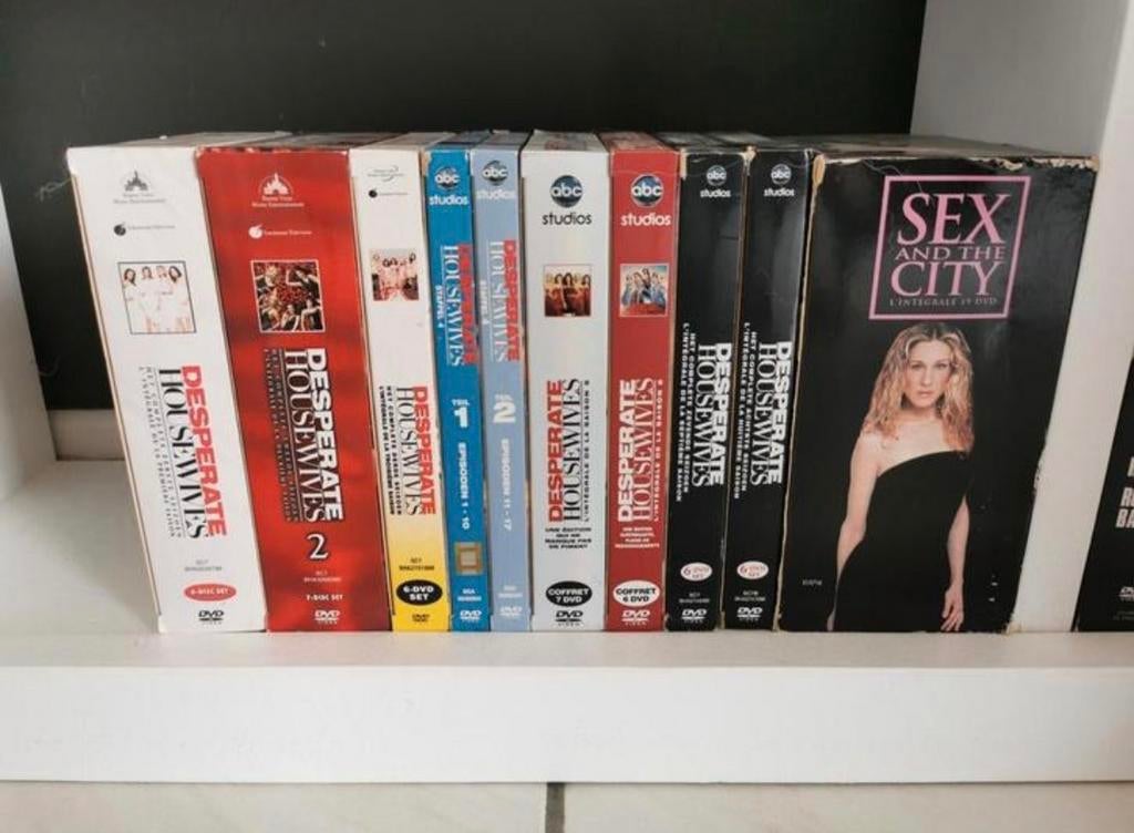 Lot Coffrets DVD Desperate Housewives + Sex and the City

Co, Comédie, Coffret, Enlèvement, Utilisé