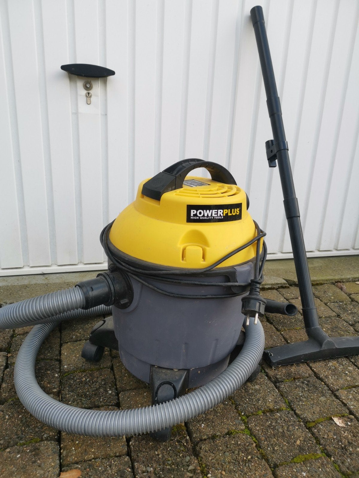 Aspirateur eau et poussière. Enlèvement région de Durbuy