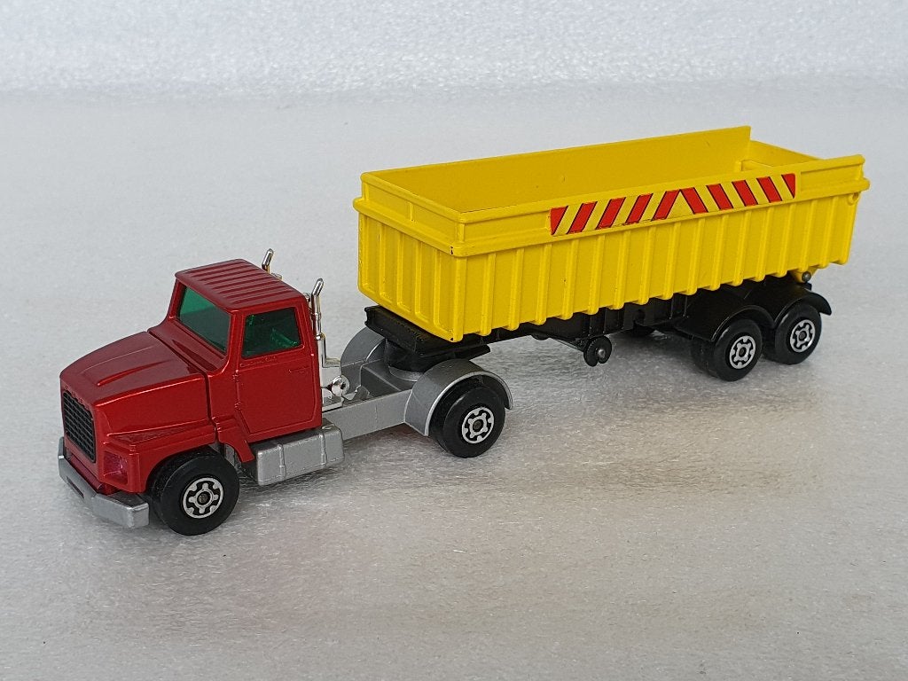Matchbox - Super Kings: Ford LTS Articulated Tipper Truck, Hobby en Vrije tijd, Modelauto's | Overige schalen, Ophalen of Verzenden