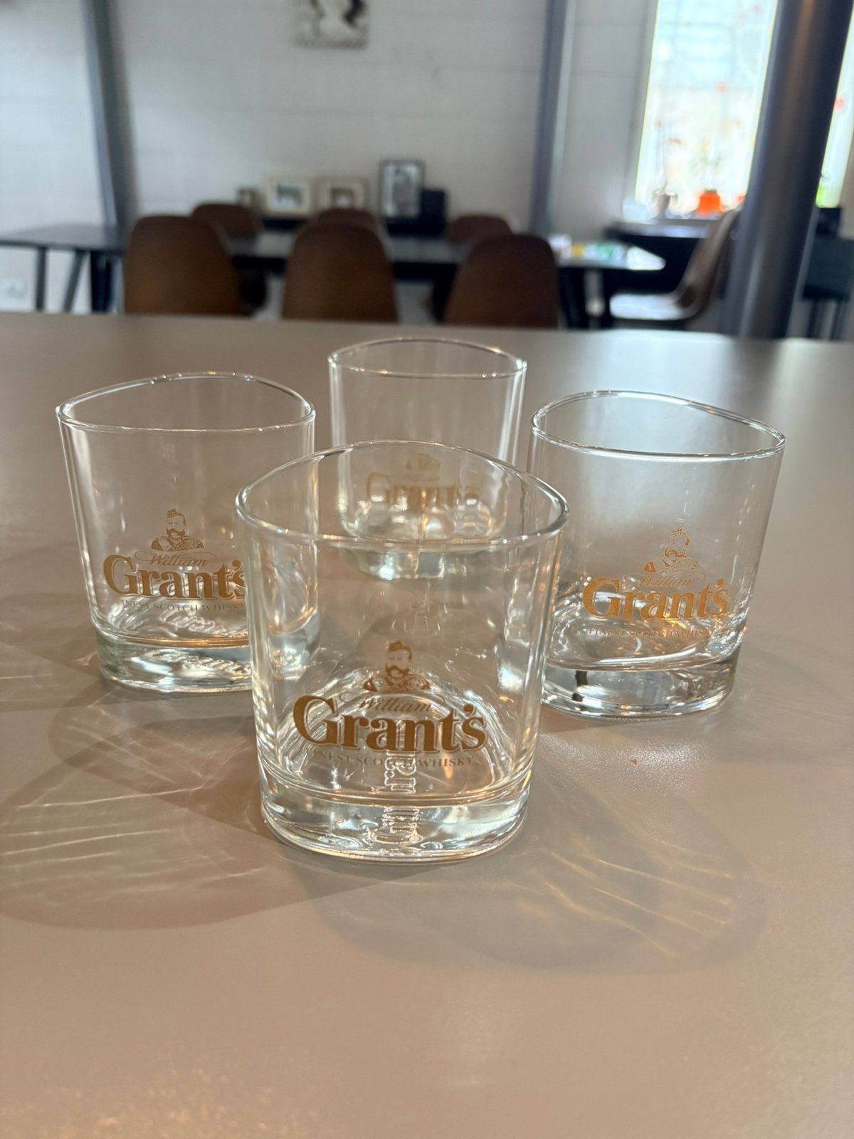 Lot de 4 verres à whisky William Grant's, Envoi, Comme neuf