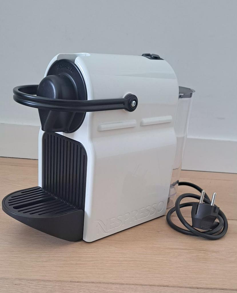 Krups Nespresso koffiezetapparaat, Elektronische apparatuur, Koffiezetapparaten, Ophalen, Zo goed als nieuw, Koffiemachine, Koffiepads en cups