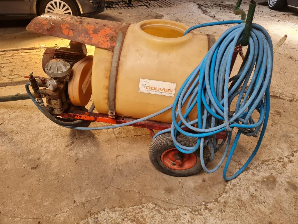Sproeimachine fruitbomen + kabel, Ophalen, Fruitteelt, Gewasbescherming en Bemesting
