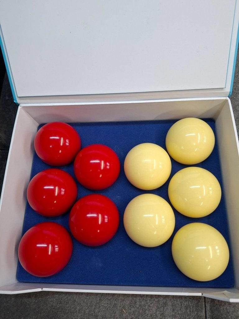 Sets gepoetste biljartballen vanaf 40 euro., Sport en Fitness, Ophalen, Gebruikt, Keu of Ballen