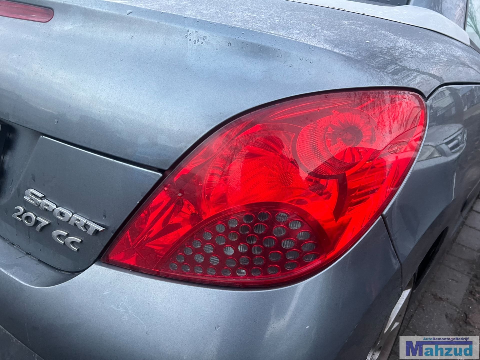 PEUGEOT 207CC rechts achterlicht 2007-2012, Auto-onderdelen, Taurusavenue 1
2132 LS  Hoofddorp, NL, Gebruikt, Contact.group@renault.com