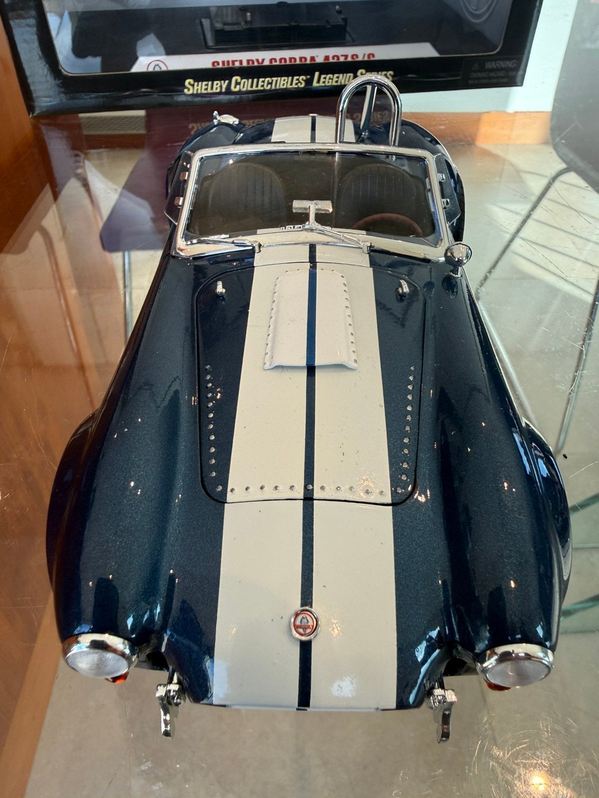 une Shelby Cobra 427 S/C (Semi-Competition) 1965/1967 1/18, Enlèvement ou Envoi, Comme neuf, Voiture, Autres marques