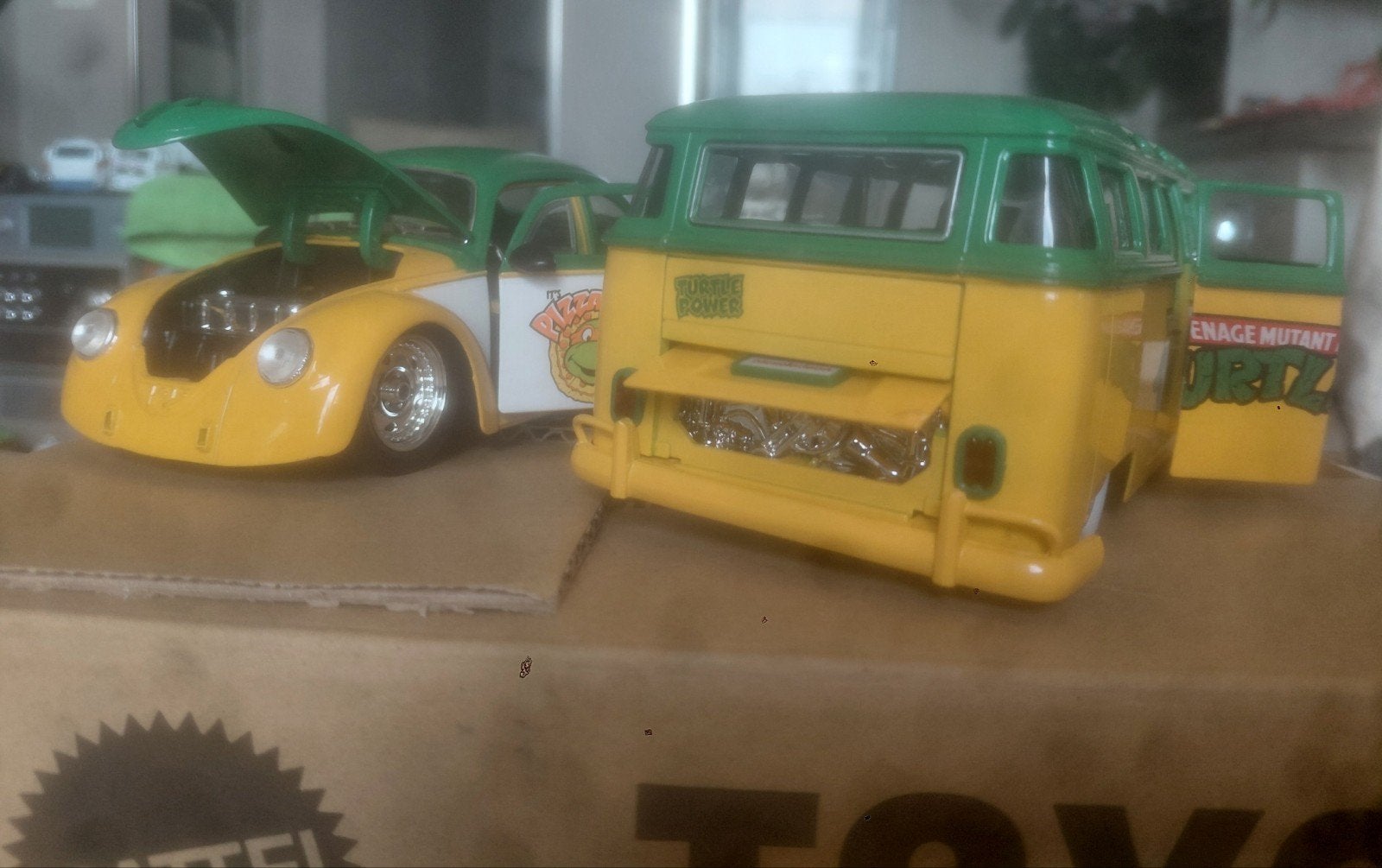 2 x 1/24 Volkswagen turtles Ninjas, Enlèvement ou Envoi
