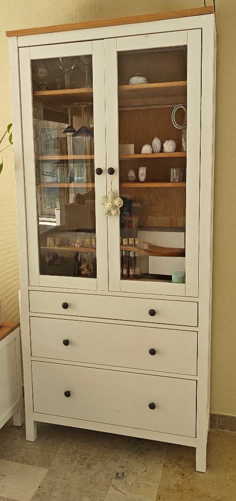 HEMNES Vitrinekast 3 lades, wit gebeitst/lichtbruin, 90x197, Huis en Inrichting, Ophalen, Gebruikt, Met deur(en), 50 tot 100 cm