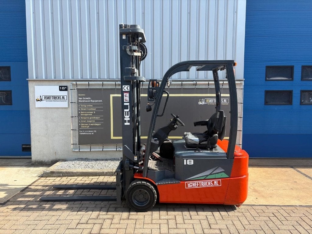 Chariot élévateur triplex électrique VS-22994 Heli CPD18, Utilisé