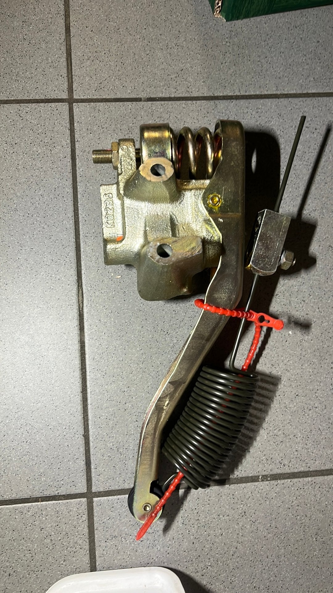 Ford Transit Remkrachtregelaar / Regulierventil (6913015, Ophalen of Verzenden, Nieuw, Ford