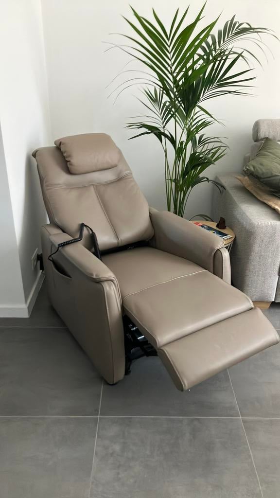 Relax fauteuil / Recor / leder, Ophalen, 125 tot 150 cm, Modern luxe, Leer