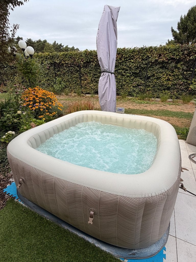 INTEX PureSpa Chevron Deluxe, Tuin en Terras, Bubbelbaden en Hottubs, Ophalen, Zo goed als nieuw, Afdekzeil, Opblaasbaar