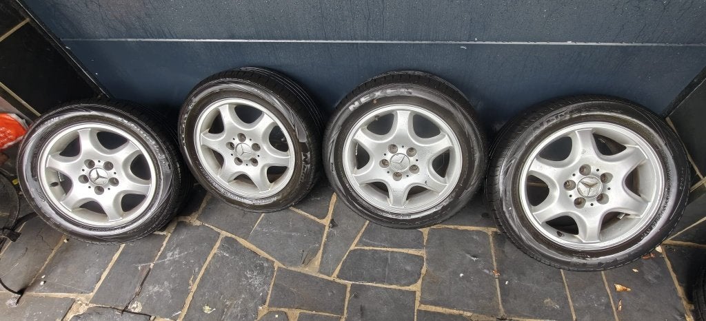 4X Mercedes 16P Velgen W203 W208 W209 + 205 55 R16 banden, Auto-onderdelen, Banden en Velgen, Ophalen, Gebruikt, 16 inch, Banden en Velgen