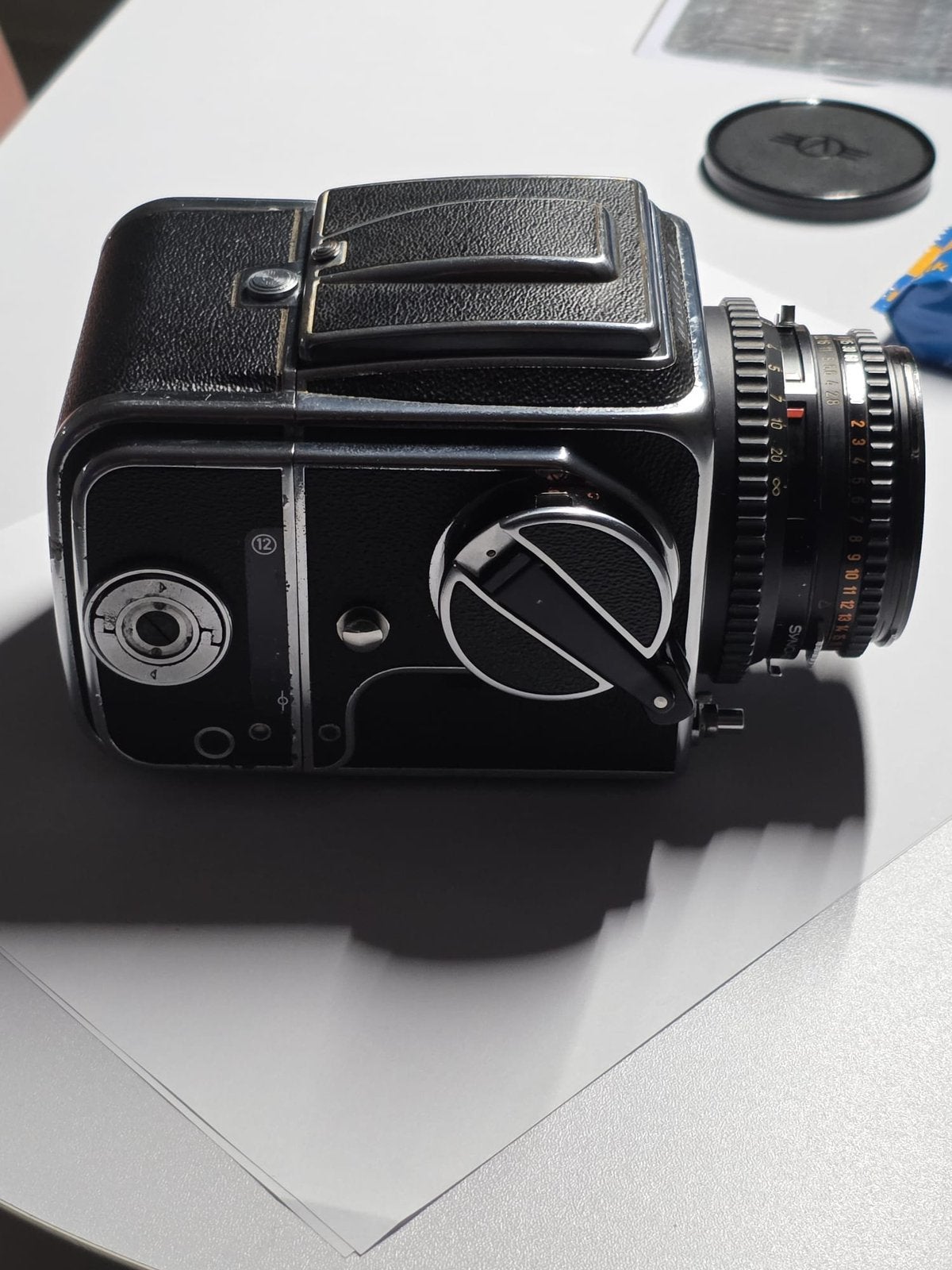 Hasselblad 500 C/M + Carl Zeiss Planar 80mm f/2.8 + A12 Maga, TV, Hi-fi & Vidéo, Caméscopes analogiques, Caméra, Enlèvement ou Envoi