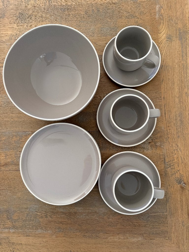 Set servies borden / tassen / kom, Huis en Inrichting, Keuken | Servies, Ophalen of Verzenden, Nieuw, Keramiek, Bord(en)