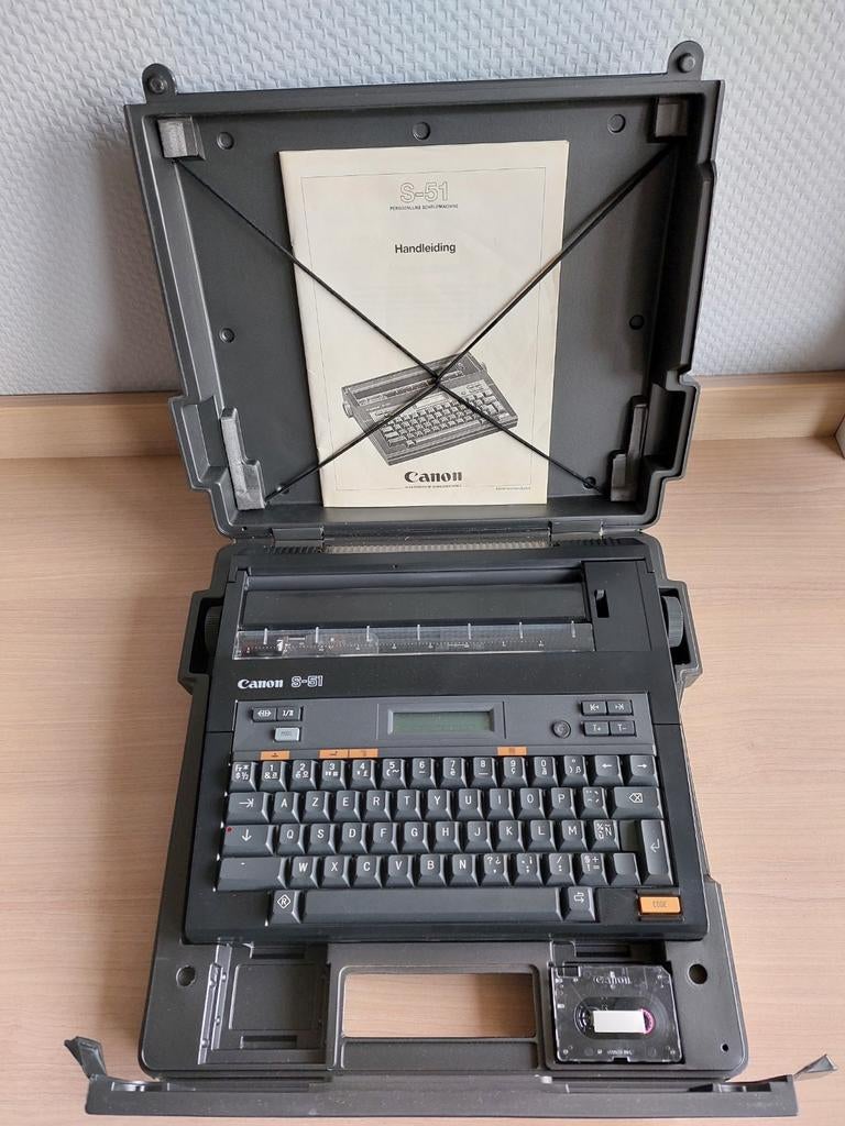 Machine à écrire électronique, Divers, Machines à écrire, Enlèvement