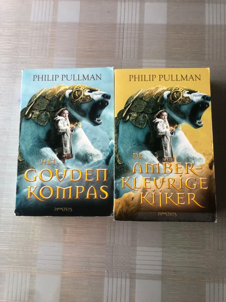 Het Gouden Kompas & De Amberkleurige Kijker, Livres, Enlèvement ou Envoi, Utilisé, Philip Pullman