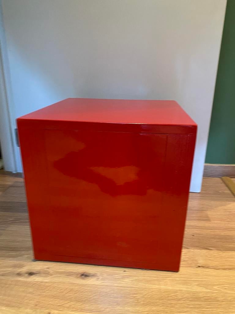 Rode bijzettafel / blok / salontafel 35 x 35 cm gratis, Ophalen, Zo goed als nieuw