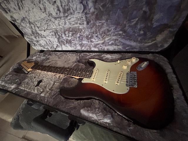 Fender Stratocaster AM Pro RW 3TS  (made in USA), Ophalen, Zo goed als nieuw, Solid body, Fender