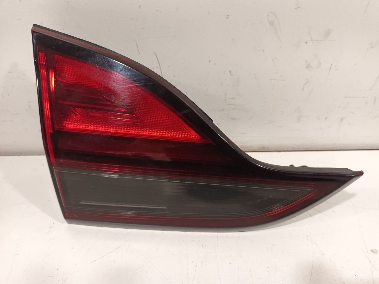 Achterlicht kofferdeksel achterklep links Opel Zafira, Onderdelen@venauto.nl, Van der Ven Autorecycling B.V., Gebruikt, Ettenseweg 76, 4706 PB Roosendaal, The Netherlands