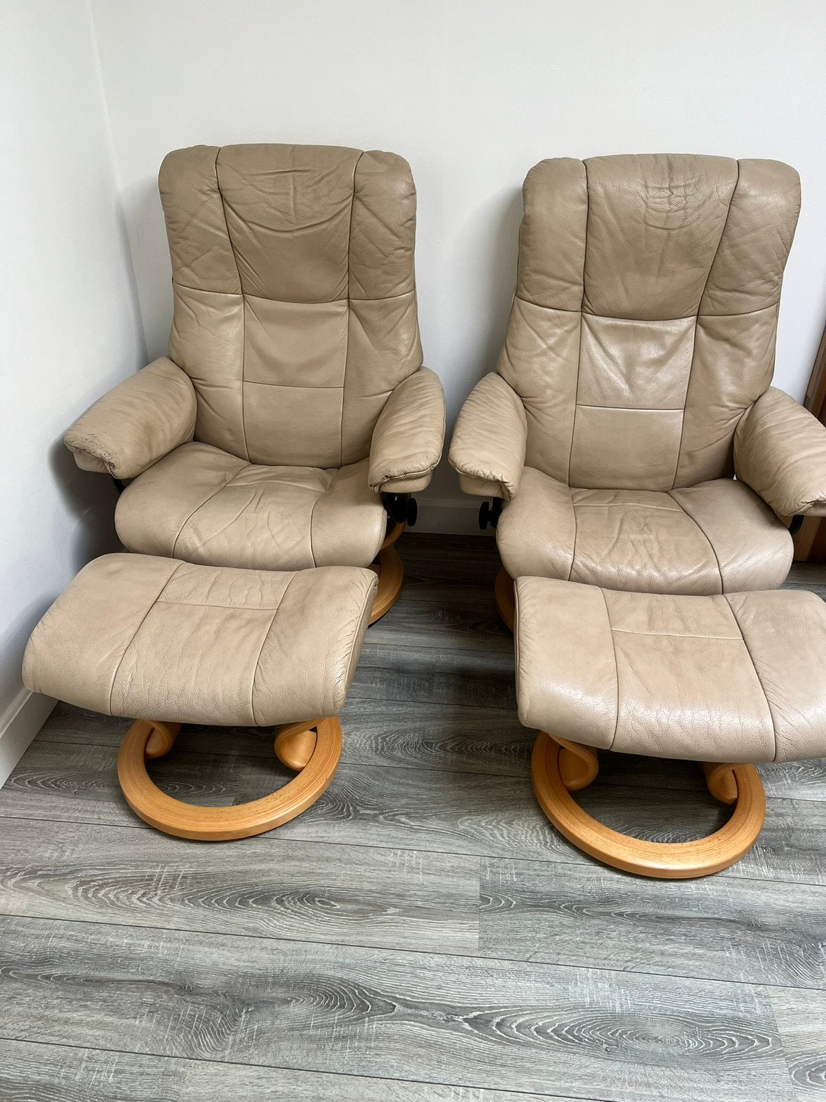 2 Stressless Clasic fauteuils met voetenbank, Ophalen, Gebruikt, 75 tot 100 cm, Classic