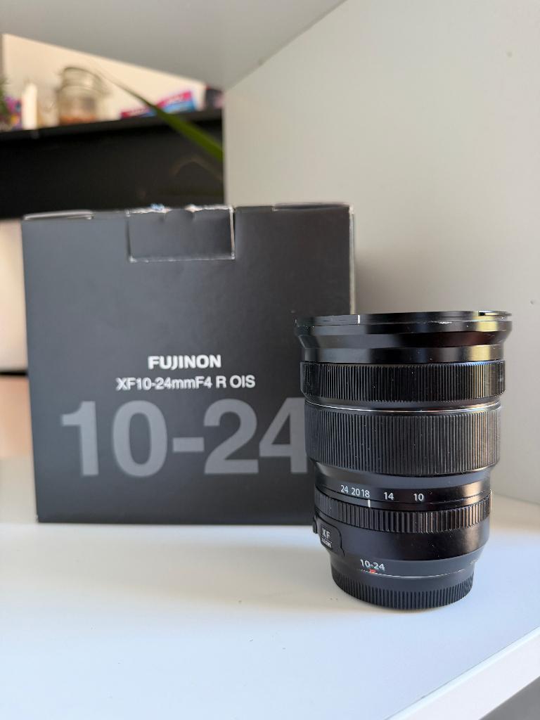 Fujifilm XF 10-24mm F4 R OIS, Enlèvement ou Envoi, Comme neuf, Objectif grand angle, Zoom