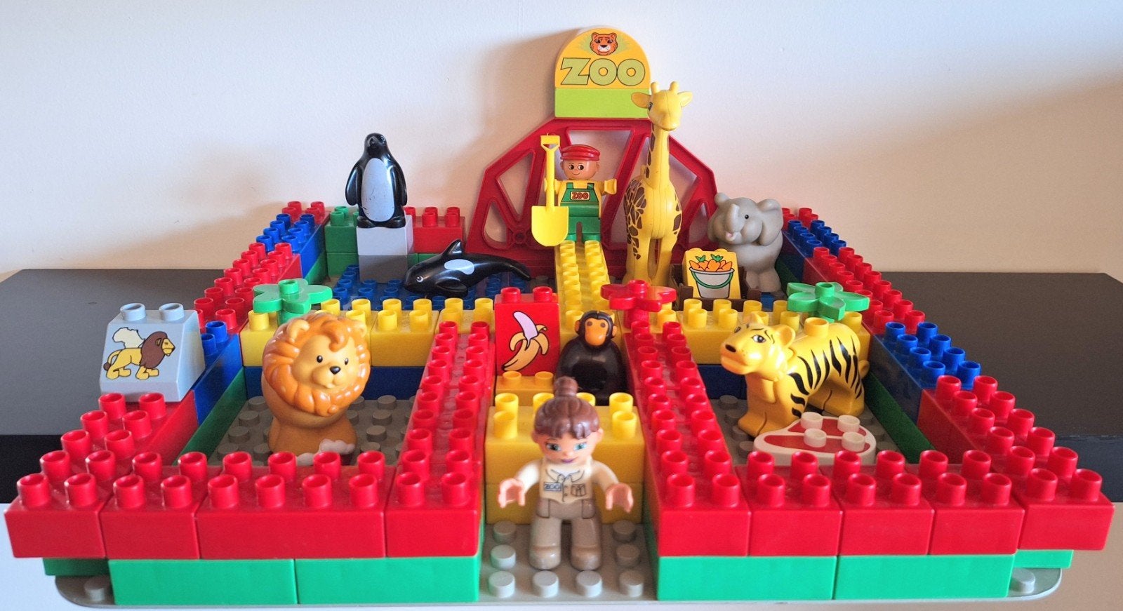 Duplo zoo met dieren,mannetjes,bouwplaat en veel blokken 20€, Kinderen en Baby's, Ophalen, Duplo