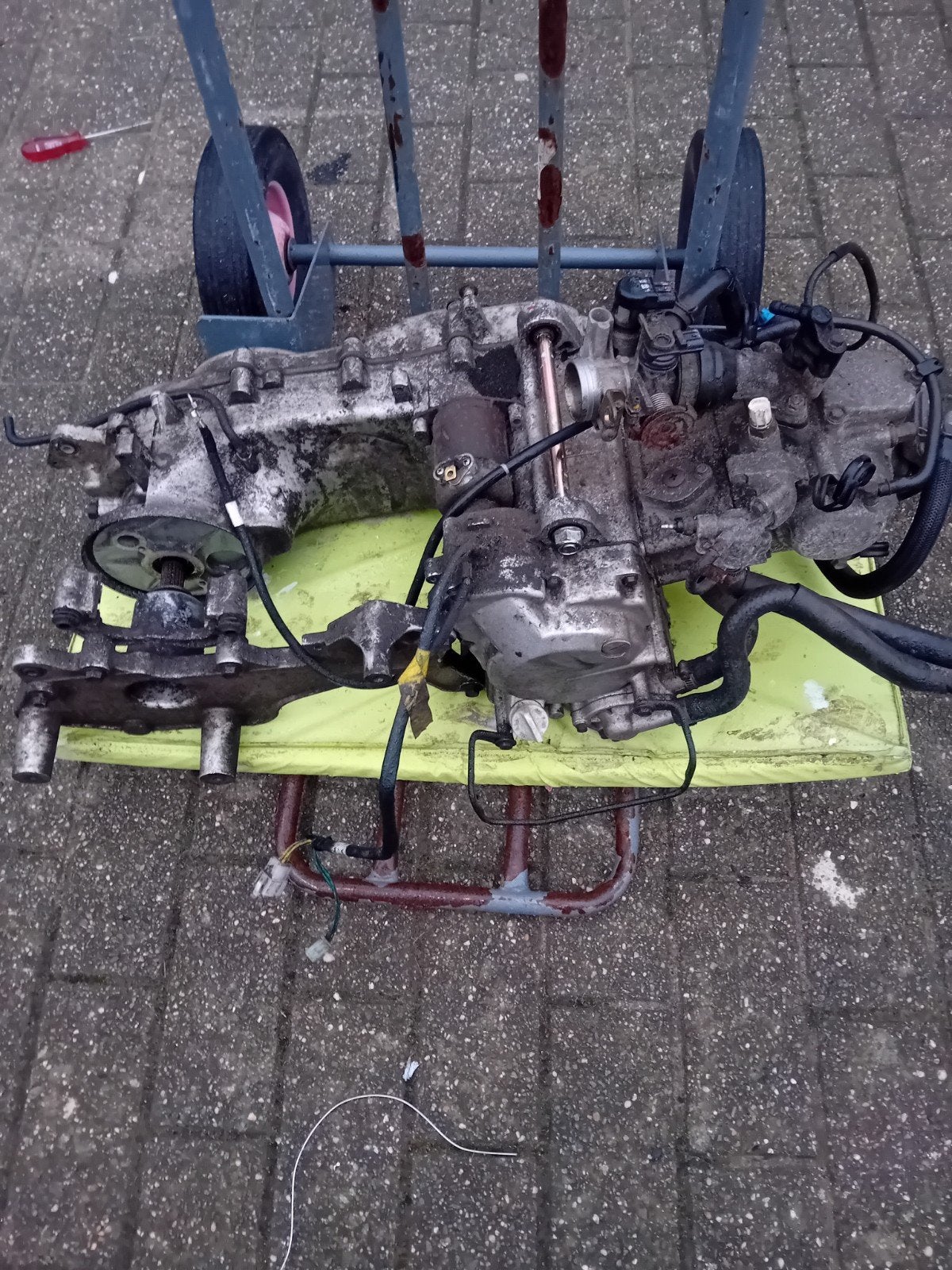Diverses pieces pour scooter sym evo I de 125cc