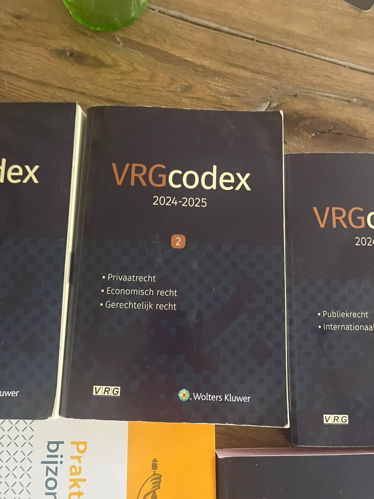 Boeken rechtspraktijk, Boeken, Ophalen of Verzenden, Zo goed als nieuw, Hogeschool