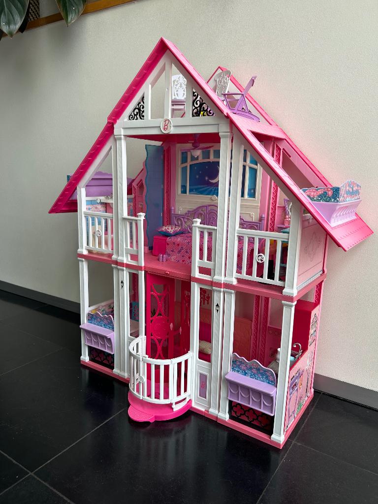 Groot Barbie droomhuis met meubeltjes, Ophalen, Gebruikt, Poppenhuis