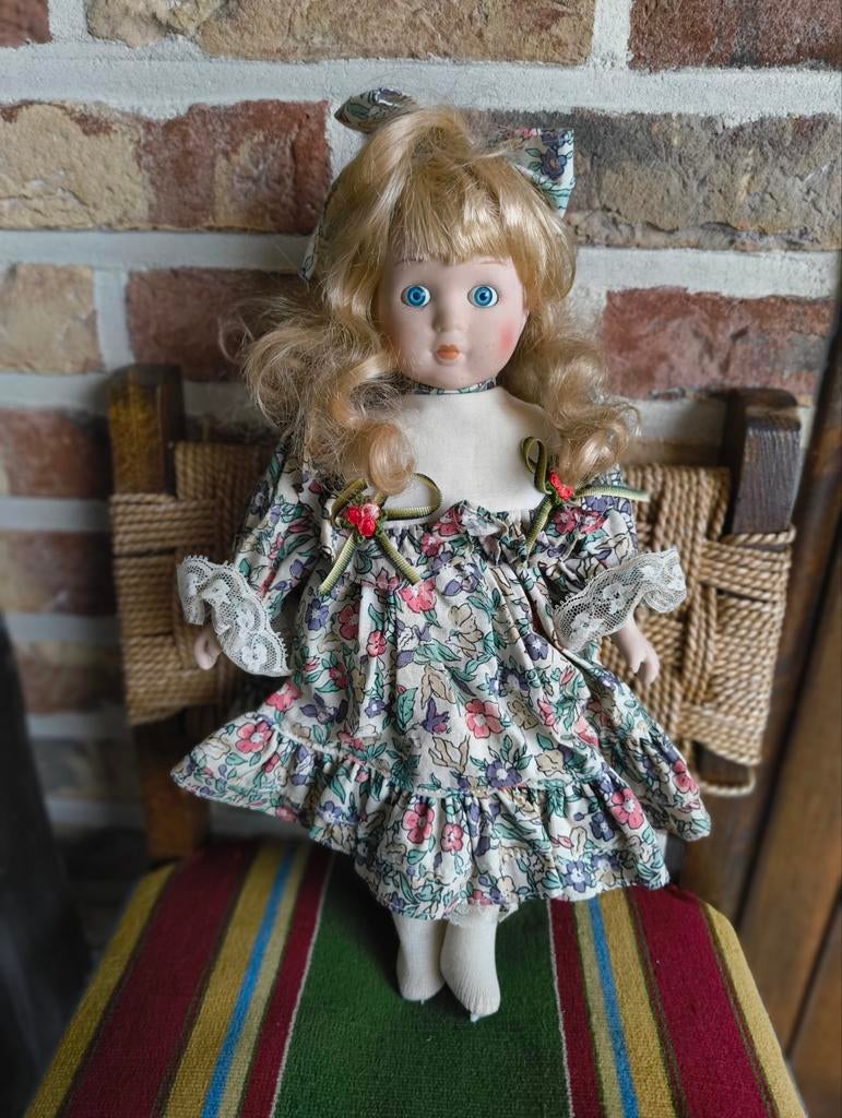 Vintage porseleinen pop, Ophalen of Verzenden, Pop