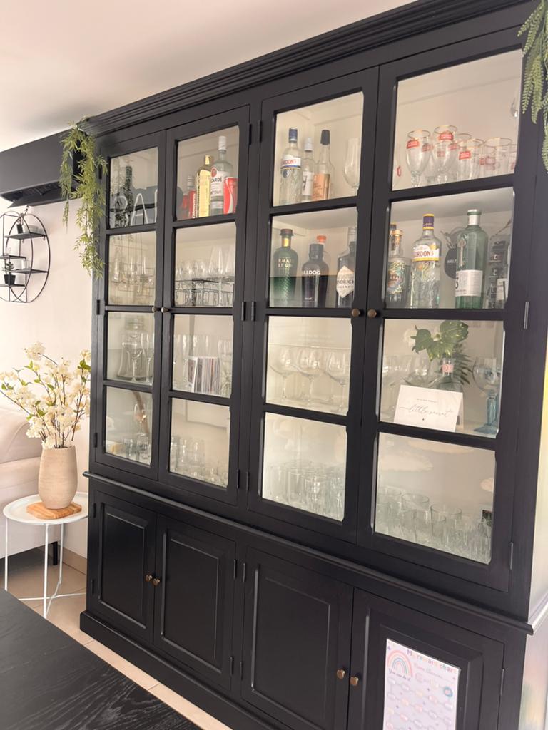 Zwarte vitrine kast maison du monde, Huis en Inrichting, Kasten | Buffetkasten, Ophalen, Zo goed als nieuw