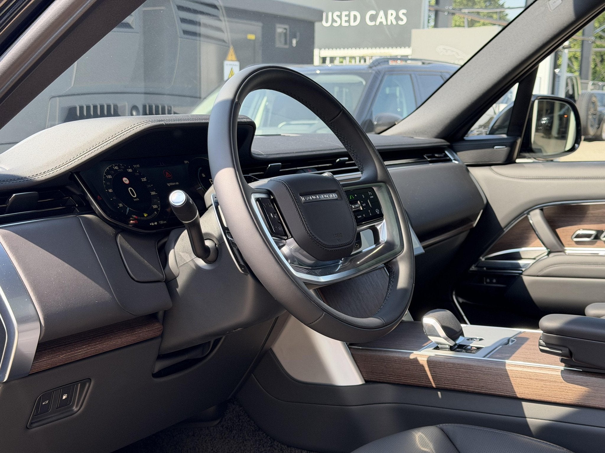 Land Rover Range Rover SWB P460e SE AWD Auto. 26MY, Autos, Cuir, 460 ch, Achat, Système audio