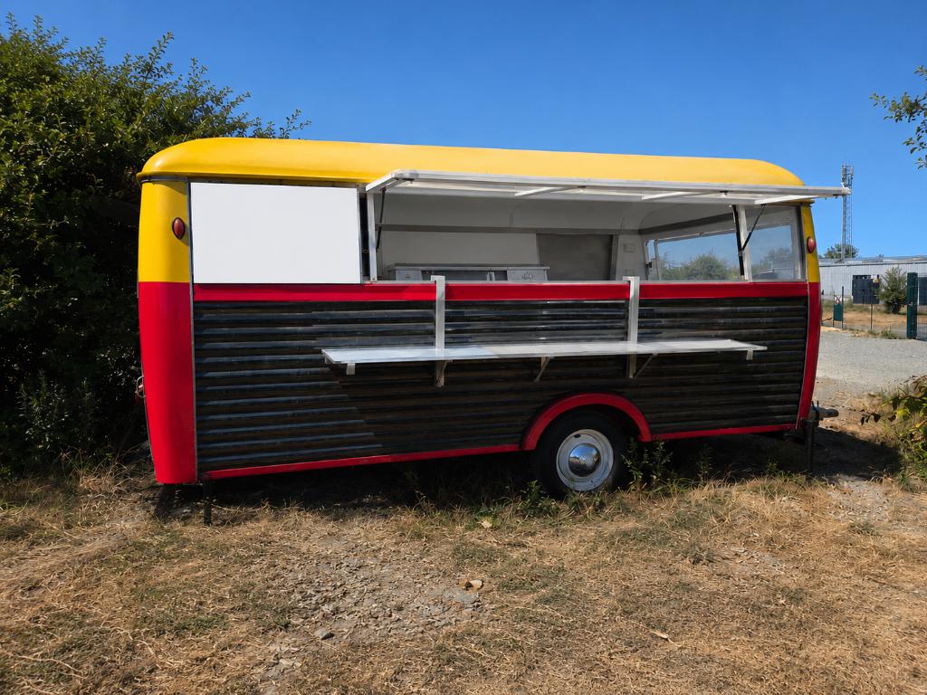 Caravane Vintage Foodtruck — Une attraction, Enlèvement